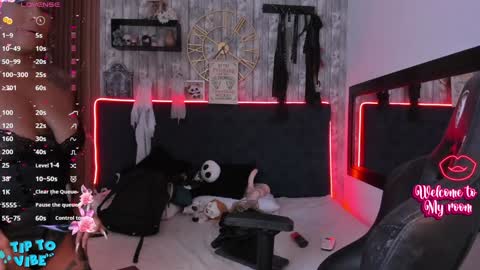 Snapshot of nekomisaki chatting on January 29, 2025, 11:41 am Miah online show from January 29, 2025, 11:41 am