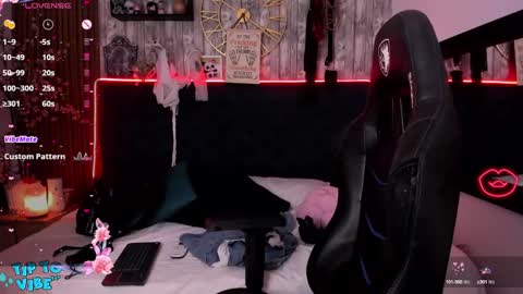 Snapshot of nekomisaki chatting on March 5, 2025, 11:28 am Miah online show from March 5, 2025, 11:28 am