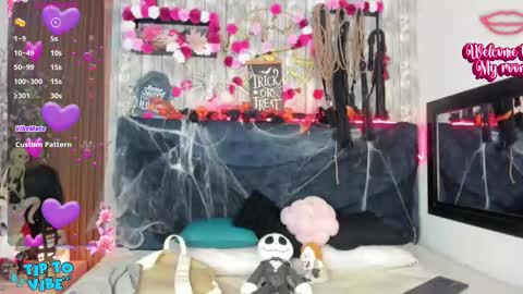 Snapshot of nekomisaki chatting on October 28, 2025, 11:36 am Miah online show from October 28, 2025, 11:36 am