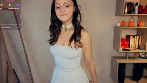Vicky and Beatrice online show from April 24, 2026, 7:16 pm