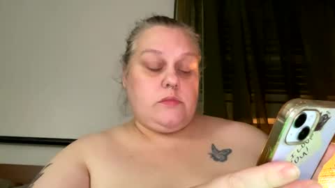 Snapshot of nellatlas chatting on October 24, 2025, 2:52 am Nellie Atlas online show from October 24, 2025, 2:52 am