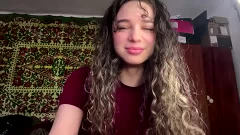 Angelihee online show from April 5, 2026, 10:45 am