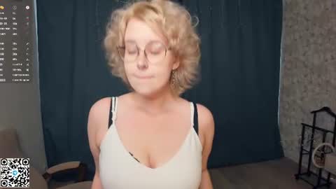 nelly_gloss online show from June 26, 2026, 7:46 am