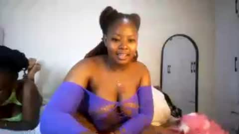 nellyeluxe online show from June 13, 2026, 9:13 pm