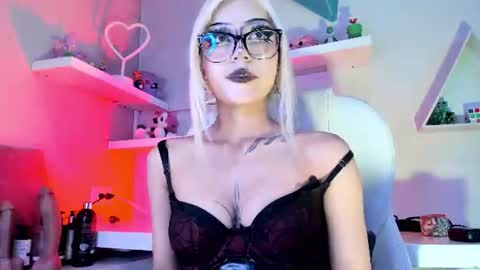 Snapshot of nemesis_castel_ chatting on July 3, 2026, 3:07 pm Nemesis online show from July 3, 2026, 3:07 pm