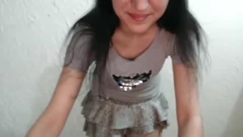 Nensy online show from March 7, 2025, 6:33 pm