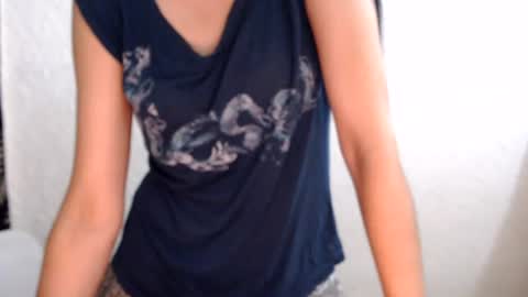 Snapshot of nensyfay_ chatting on August 7, 2026, 8:22 pm Nensy online show from August 7, 2026, 8:22 pm