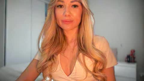 Snapshot of nensysafrons chatting on April 4, 2026, 1:41 pm NensySafrons online show from April 4, 2026, 1:41 pm
