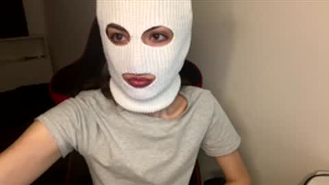 Fieryblow online show from April 21, 2026, 2:37 am