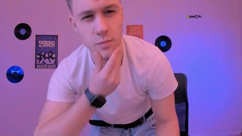 neo_raze_ online show from May 14, 2026, 7:31 pm