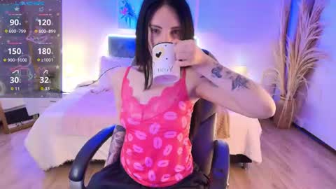 Sarah  online show from June 12, 2026, 3:27 am