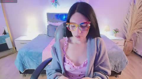 Sarah  online show from July 5, 2026, 2:51 am