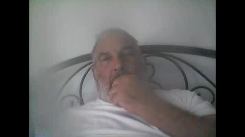 neohiom4f online show from October 15, 2025, 3:34 pm