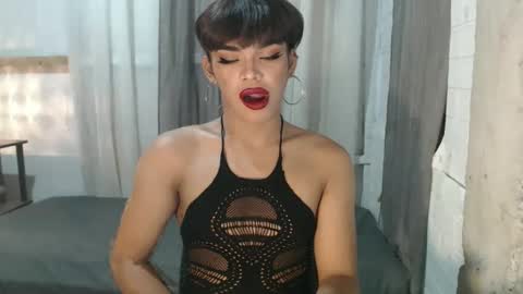 Snapshot of neomi_hardcock chatting on September 25, 2025, 1:04 pm neomi online show from September 25, 2025, 1:04 pm