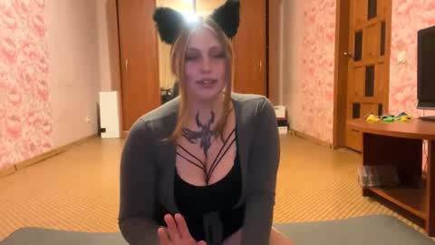 Snapshot of neomimaddern chatting on April 23, 2026, 6:32 pm neomimaddern online show from April 23, 2026, 6:32 pm