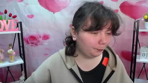 NeonilaLisova online show from May 3, 2026, 5:13 am