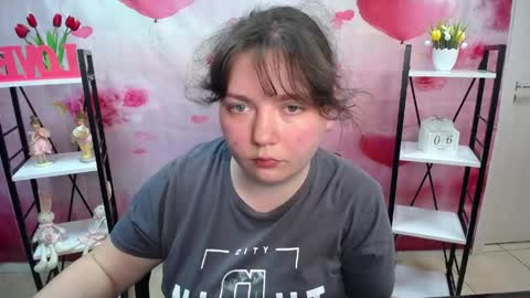 NeonilaLisova online show from May 6, 2026, 11:04 am