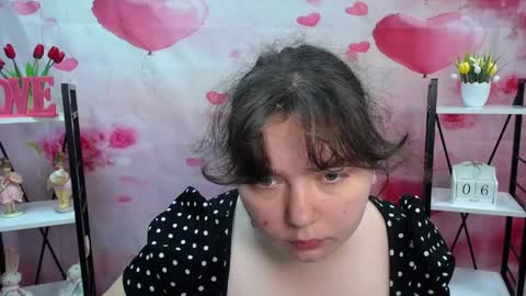 NeonilaLisova online show from May 8, 2026, 5:46 am
