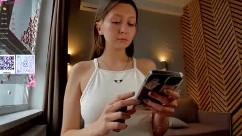 Nessa online show from September 25, 2025, 11:03 am