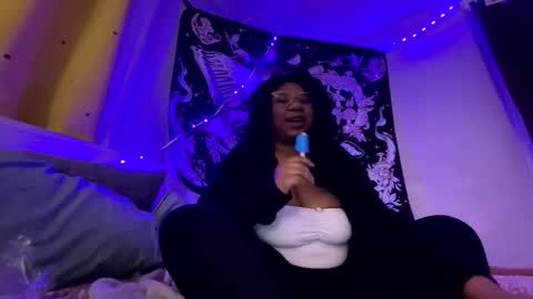 nesiaj21 online show from December 22, 2025, 3:36 am