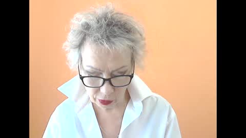 NessyJenixs online show from September 23, 2025, 7:33 am