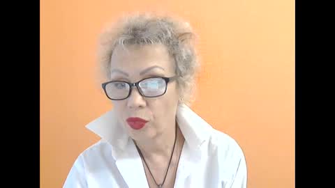 NessyJenixs online show from October 9, 2025, 2:15 pm