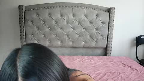 nesuko_kamado online show from December 12, 2024, 7:59 pm