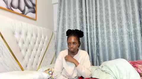 netfux_and_chill online show from December 19, 2025, 3:24 am