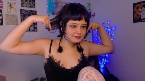 Snapshot of neurotic_witch chatting on May 3, 2026, 8:53 am Mar online show from May 3, 2026, 8:53 am