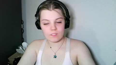 Snapshot of never_enoughh chatting on June 18, 2026, 6:23 pm never_enoughh online show from June 18, 2026, 6:23 pm