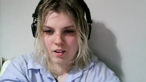 Snapshot of never_enoughh chatting on June 28, 2026, 5:52 pm never_enoughh online show from June 28, 2026, 5:52 pm
