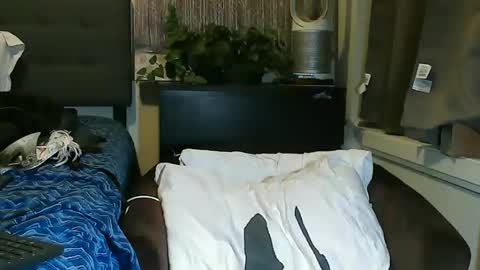 new_guy7000 online show from February 28, 2026, 6:58 am