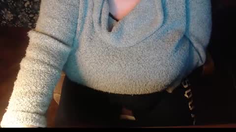 Lilly  online show from December 9, 2024, 3:07 am
