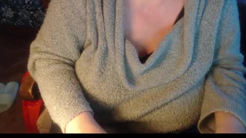 Lilly  online show from December 11, 2024, 2:33 pm