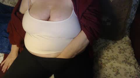 Lilly  online show from February 8, 2025, 9:46 pm