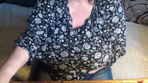 Lilly  online show from May 13, 2026, 3:37 am