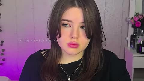 Rina online show from December 17, 2025, 8:26 pm