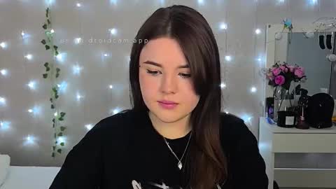 Rina online show from December 20, 2025, 5:53 pm