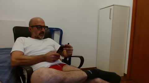 simi online show from October 8, 2025, 6:49 pm