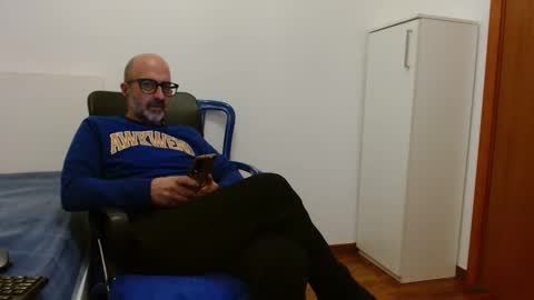 simi online show from October 12, 2025, 8:35 am