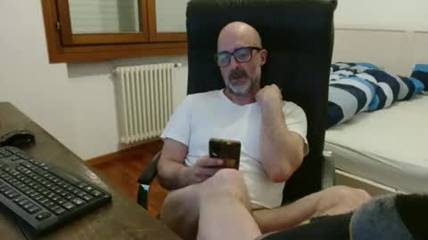 Snapshot of new_simi_74 chatting on April 12, 2026, 4:06 am simi online show from April 12, 2026, 4:06 am