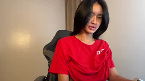 Snapshot of newbabeintownxx chatting on February 5, 2025, 11:55 am kindra online show from February 5, 2025, 11:55 am