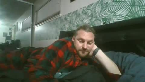 newcreator422 online show from January 1, 2025, 11:49 am