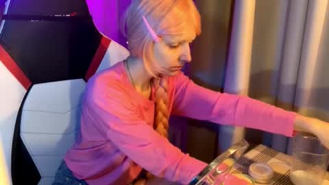 Im Casey And my Friends online show from February 6, 2026, 8:01 pm