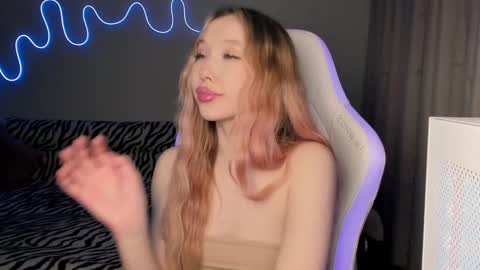 Mina online show from February 27, 2025, 4:21 pm