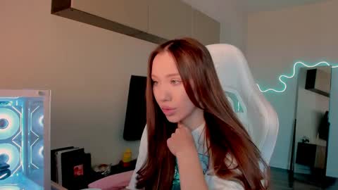 Mina online show from May 4, 2026, 8:21 am