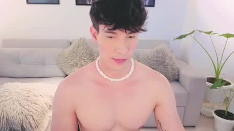   online show from October 3, 2025, 5:54 pm