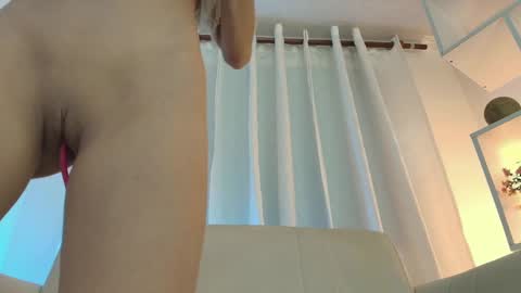 Snapshot of nezo_ chatting on February 26, 2025, 12:14 pm Angie Instagram angie julianac add me online show from February 26, 2025, 12:14 pm