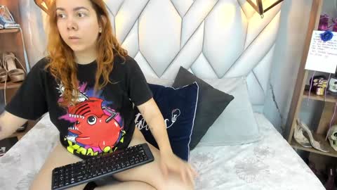 Milena online show from December 13, 2024, 1:33 pm