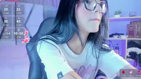 nezukoo_1 online show from June 19, 2026, 9:29 pm